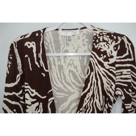 Diane von Furstenberg Wrap Tie Dress Womens 8 Brown Ivory Silk Wrap 3/4 Sleeve - Picture 2 of 4